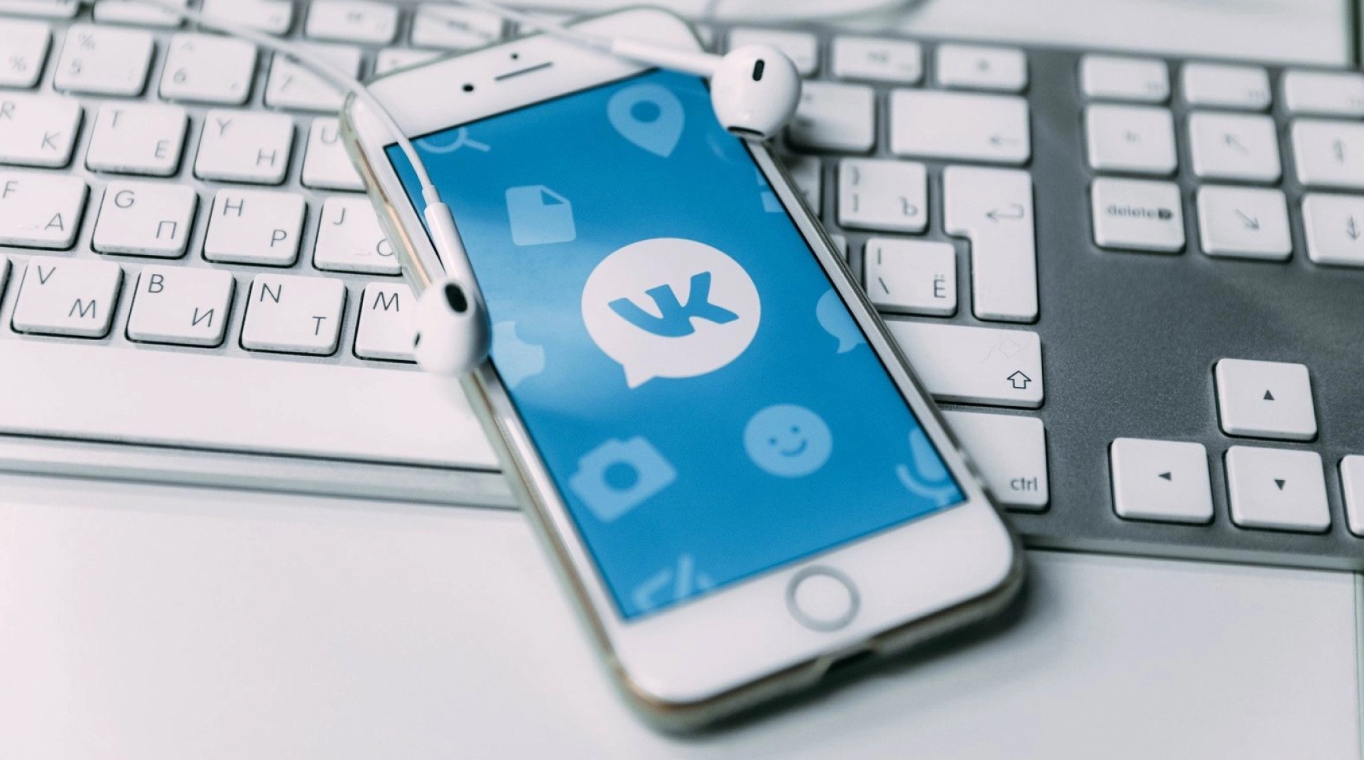 Автоматический перевод, «речь в текст», адаптивное приложение и другие обновления ВКонтакте