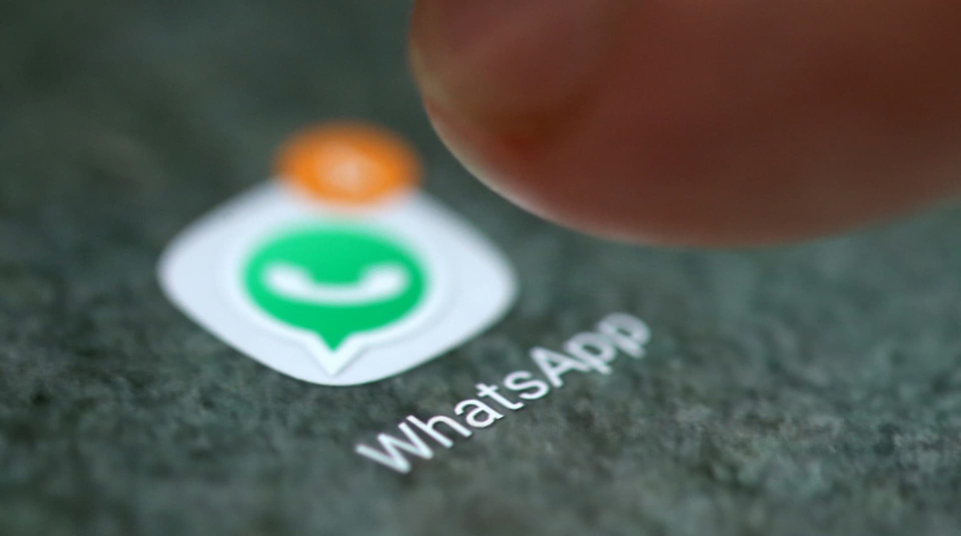 Facebook хочет расшифровывать переписки в WhatsApp и внедрять в них рекламу
