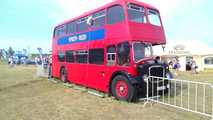 Автобус на фестивале Чернозем 2016
