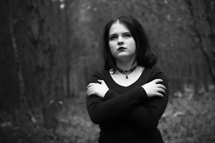 «Всё тлен. Одна я в черном платье стою красивая» «Всё тлен. Одна я в черном платье стою красивая»
