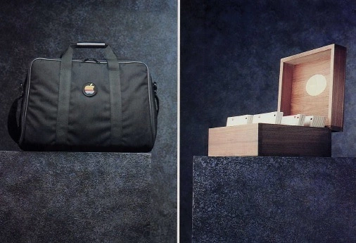 Сумка для переноски принтера ImageWriter или ImageWriter II (слева) и шкатулка для дискет (справа) Сумка для переноски принтера ImageWriter или ImageWriter II (слева) и шкатулка для дискет (справа)