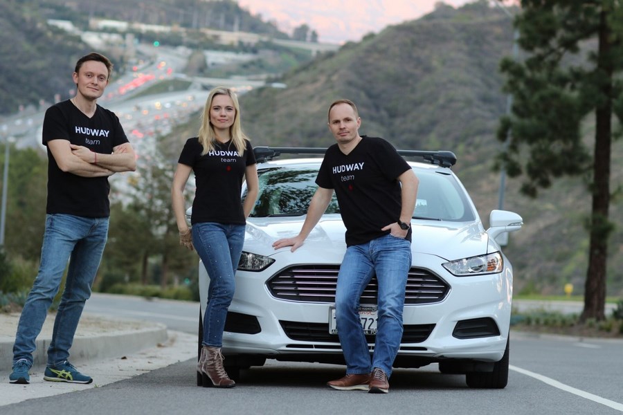 Команда Hudway слева направо: Иван Клабуков, Ирина Славина (представляет компанию в США) и Алексей Останин