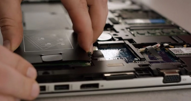 Большинство SSD-накопителей имеют стандартный типовой размер 2,5 дюйма Большинство SSD-накопителей имеют стандартный типовой размер 2,5 дюйма