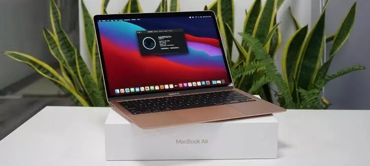 Стоит MacBook Air от 150 тыс. руб. Apple MacBook Air