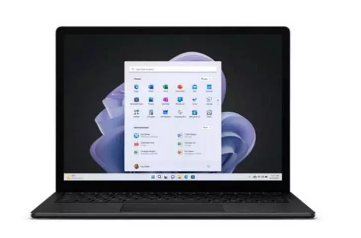 Стоит Microsoft Surface Laptop от 179 тыс. руб. Microsoft Surface Laptop 5