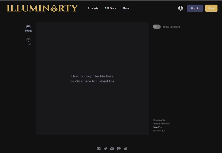 Можно перетащить файл прямо в окно браузера illuminarty.ai